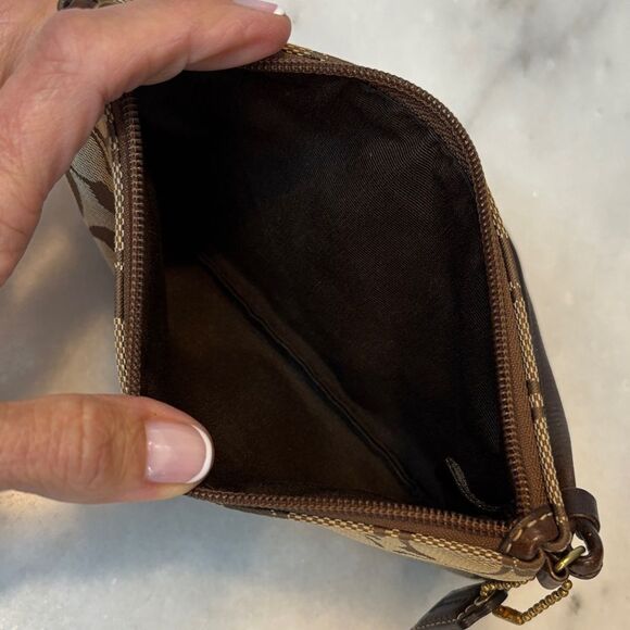 Coach Jacquard Signature Suede Stripe Grommet Clutch Wristlet - Picture 13 of 14